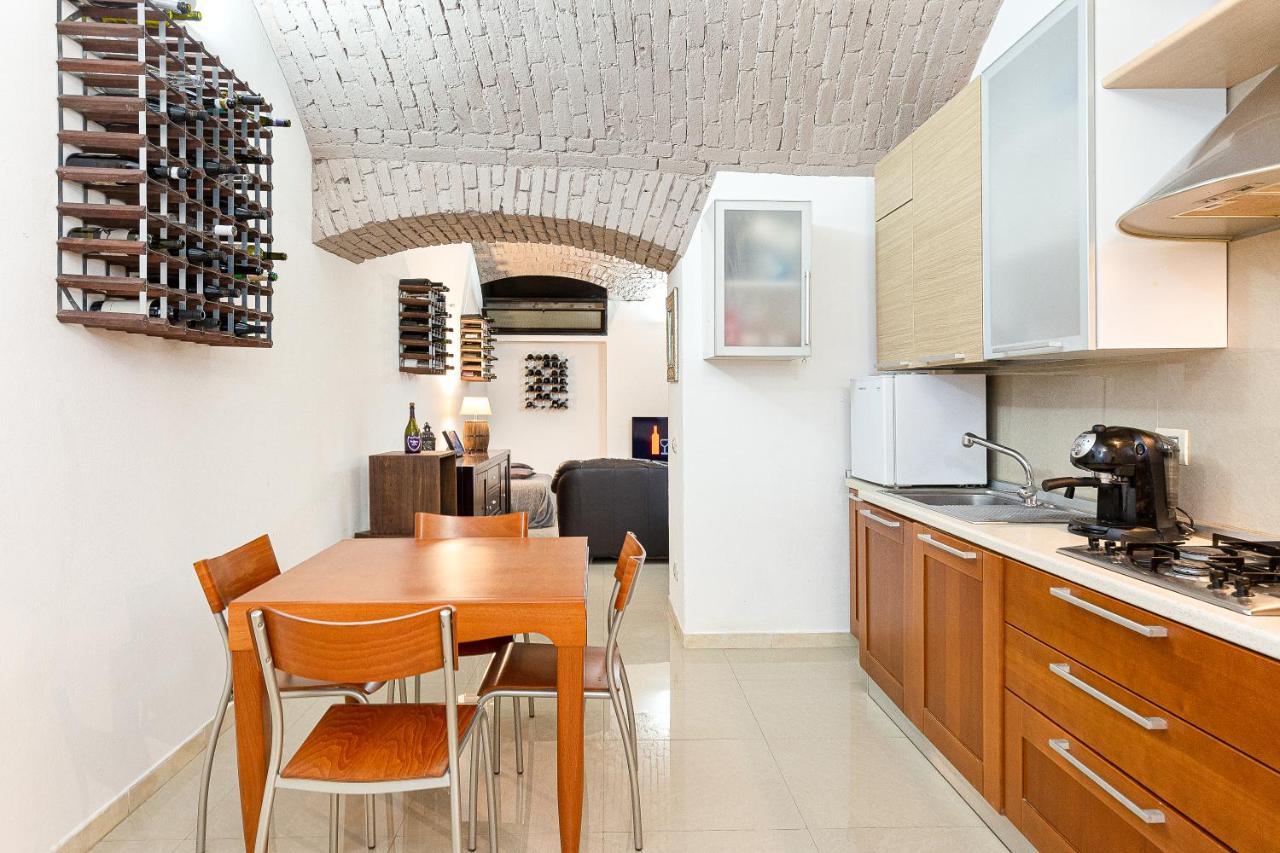 La Cantinetta Di Milano - The Wine Cave In Milan, Huge 110Sqm Apartment Next To Central Station Milão Exterior foto